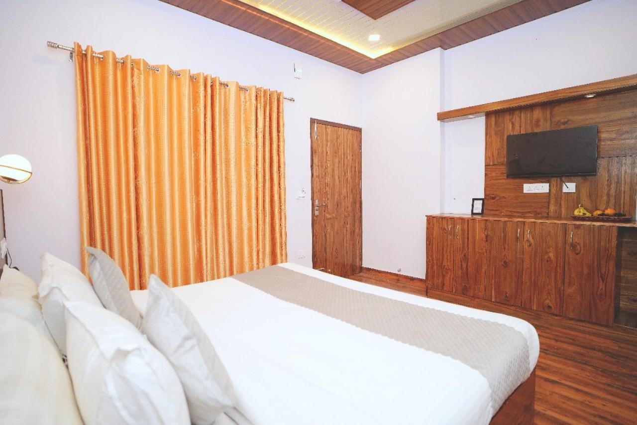 View Cafe Restaurant Open Terrace Mountain View Apartment