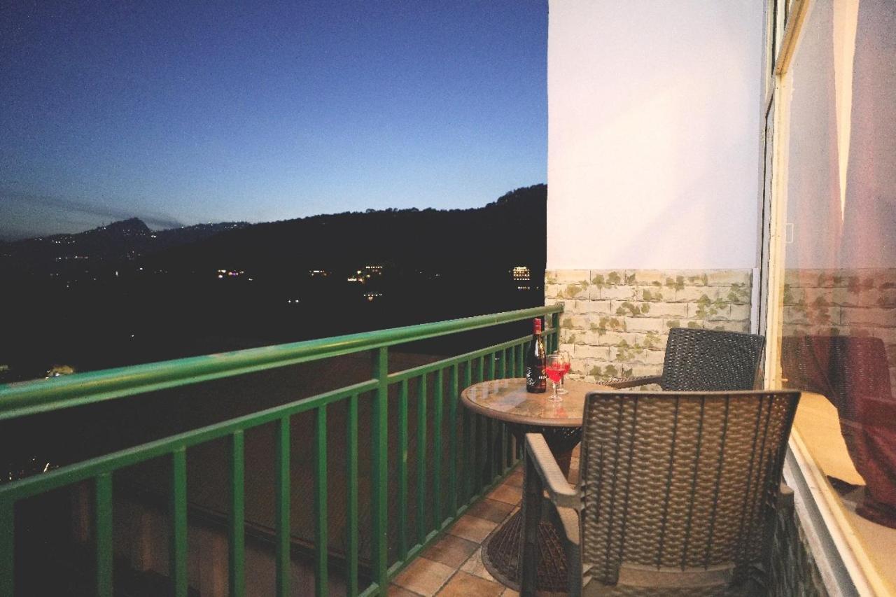 View Cafe Restaurant Open Terrace Mountain View Apartment *